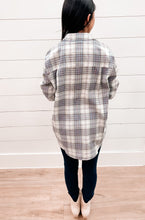 Load image into Gallery viewer, DAY IN THE LIFE PLAID PATTERNED BUTTON UP FLANNEL
