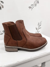 Load image into Gallery viewer, EVERYDAY STYLE 1” HEEL ROUND TOE BOOT
