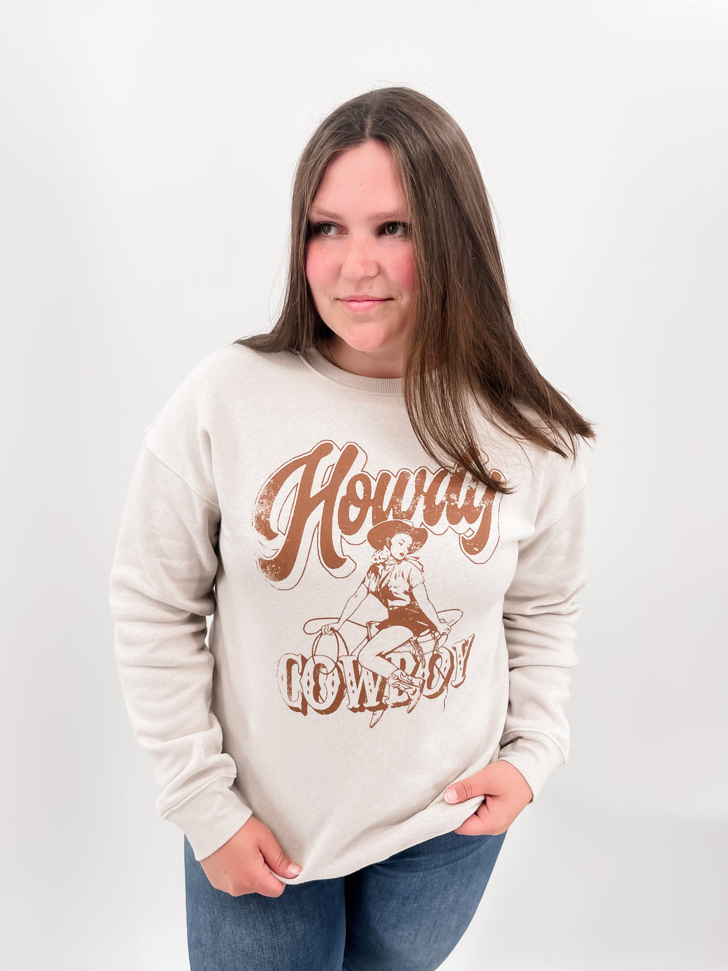 'HOWDY COWBOY' GRAPHIC SWEATSHIRT