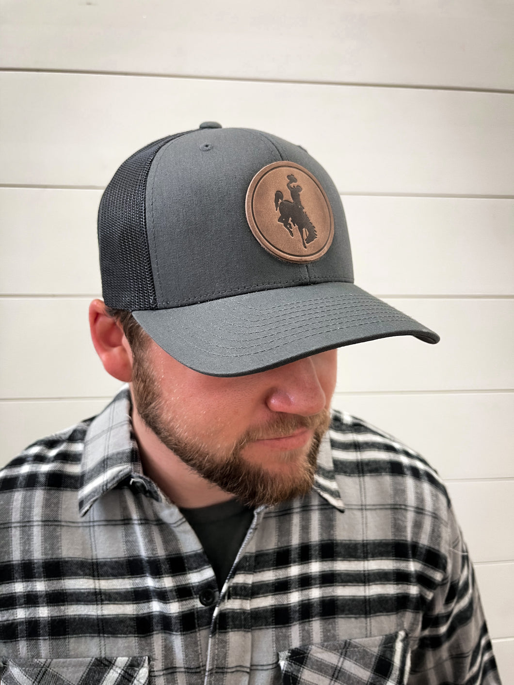 LEATHER PATCH BUCKING BRONC TRUCKER HAT